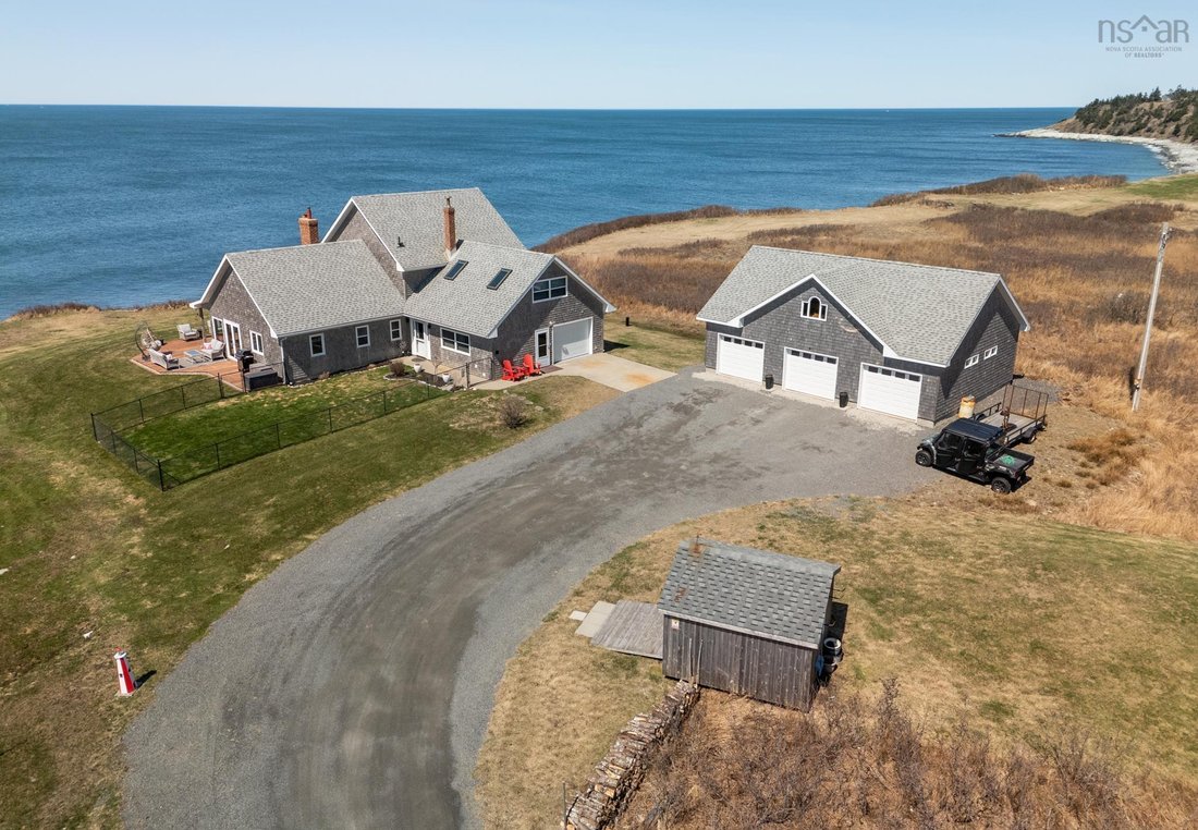 House in Yarmouth, Nova Scotia, Canada 1 - 17738862