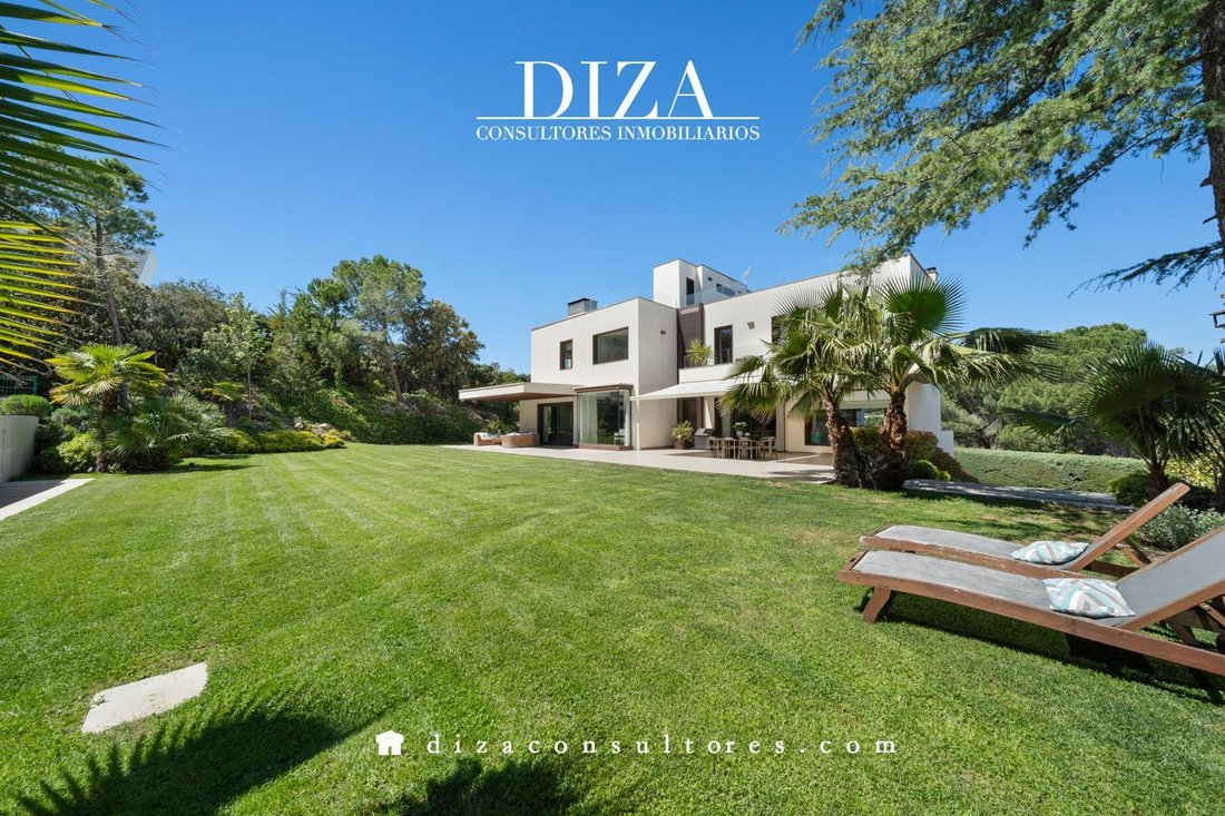 Villa in Las Rozas de Madrid, Comunidad de Madrid, Spain 2 - 17738952