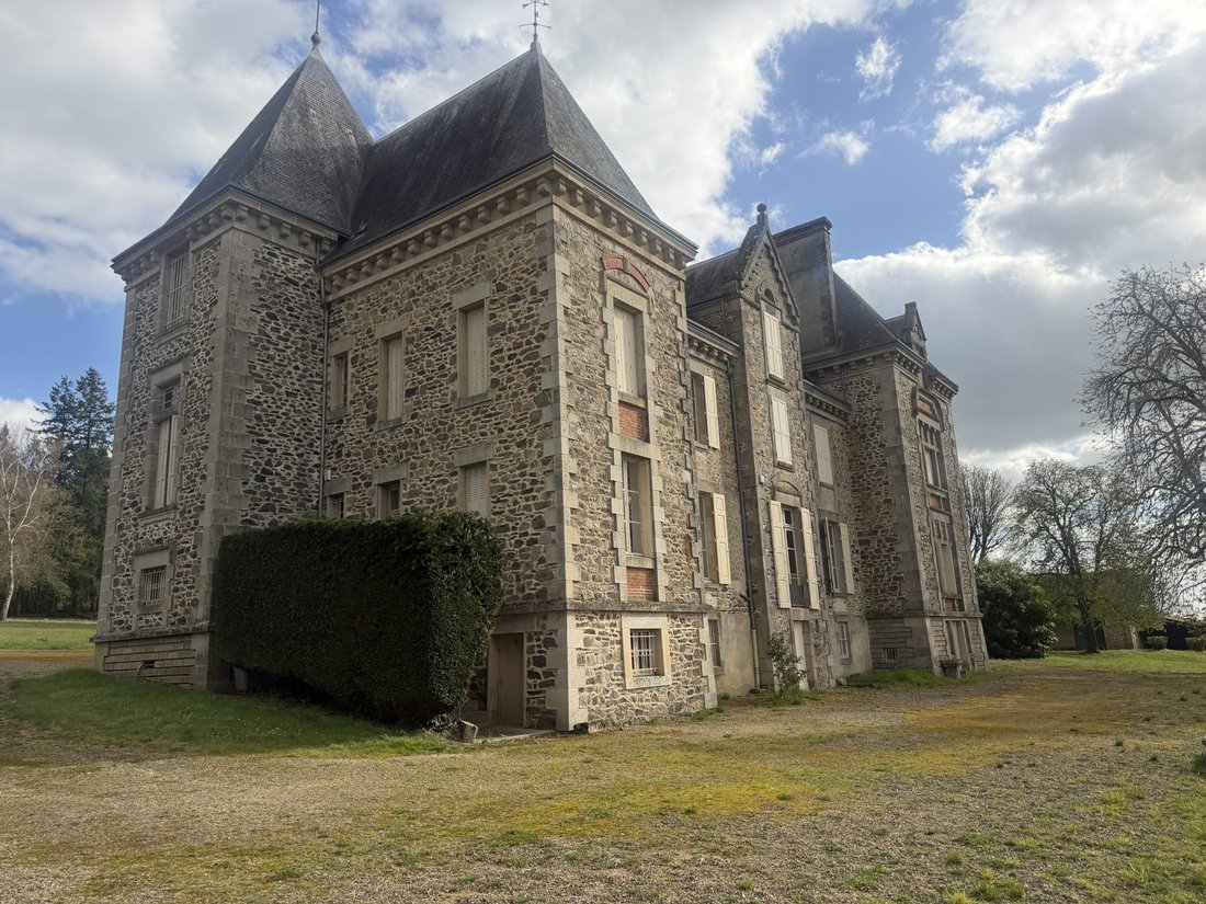 Chateau in Saint-Jean-Ligoure, Nouvelle-Aquitaine, France 3 - 17739763