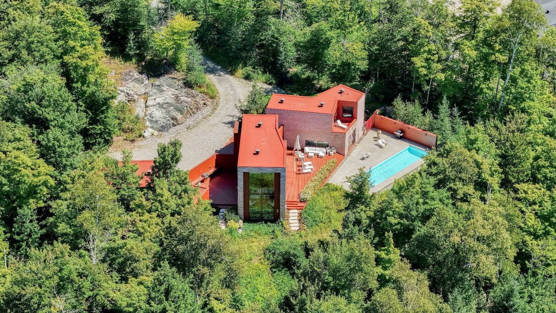 House in Morin-Heights, Quebec, Canada 1 - 16411800