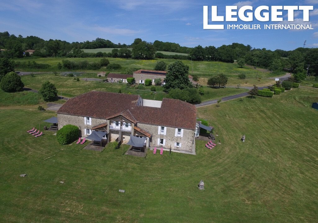 House in Availles-Limouzine, Nouvelle-Aquitaine, France 2 - 17095091