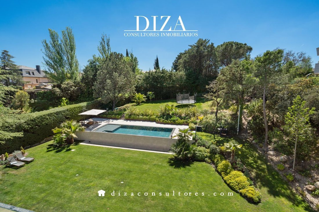 Villa in Las Rozas de Madrid, Comunidad de Madrid, Spain 5 - 17738952