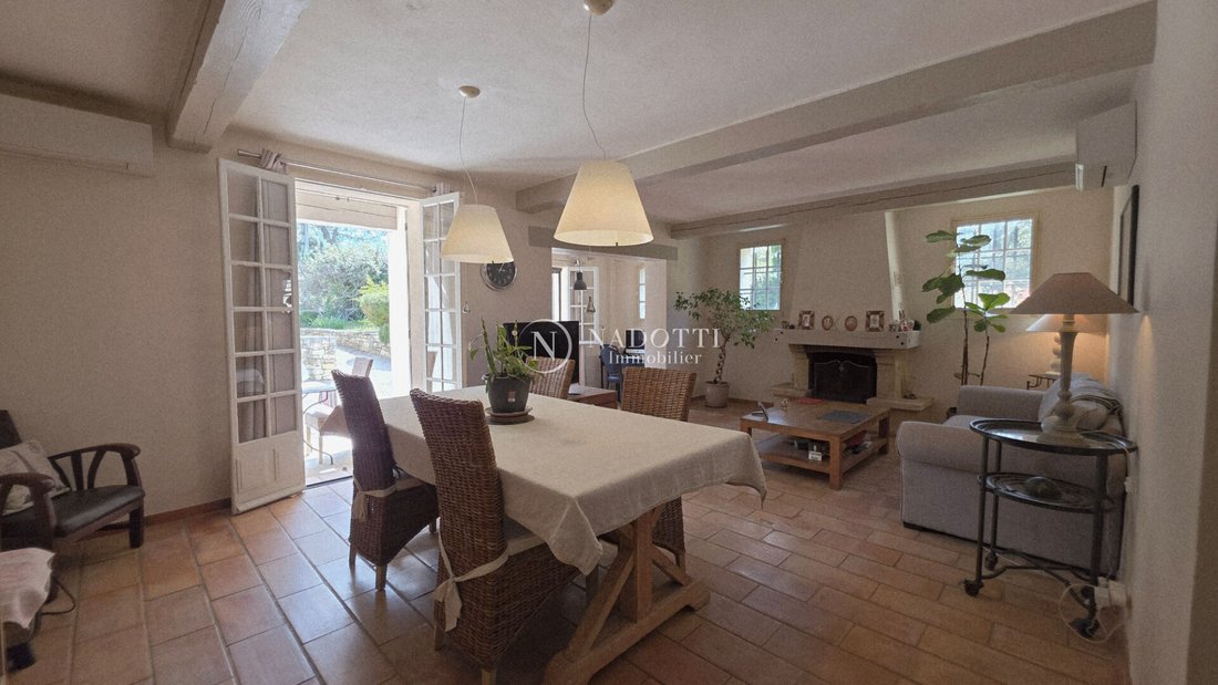 Casa en Ménerbes, Provenza-Alpes-Costa Azul, Francia 5 - 17741024