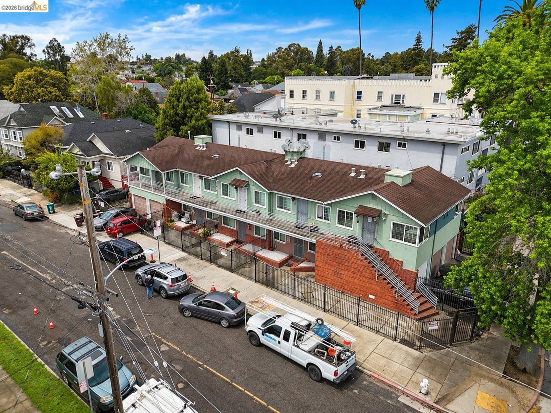 Oakland, California, United States 4 - 17740380
