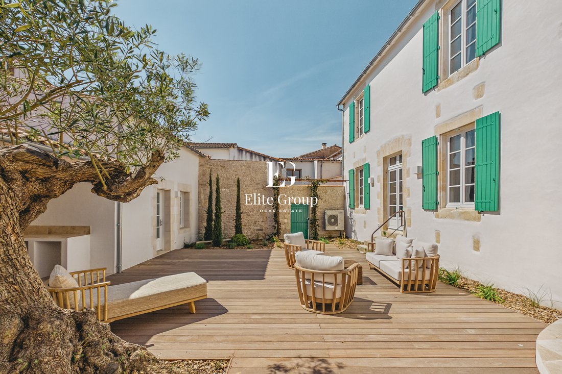 House in Sainte-Marie-de-Ré, Nouvelle-Aquitaine, France 1 - 17741256