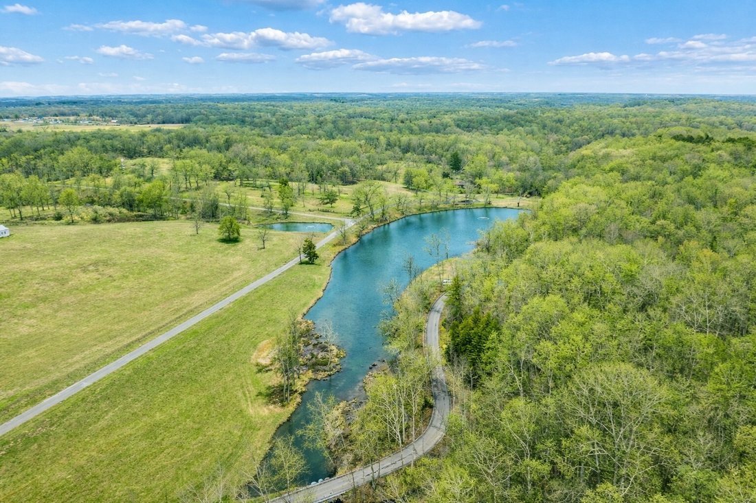 House in Tullahoma, Tennessee, United States 3 - 17740798