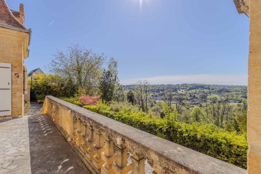 Estate in Sarlat-la-Canéda, Nouvelle-Aquitaine, France 3 - 17741105