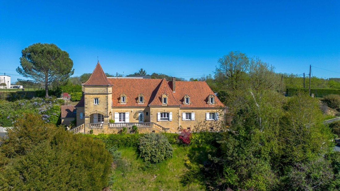 Estate in Sarlat-la-Canéda, Nouvelle-Aquitaine, France 1 - 17741105