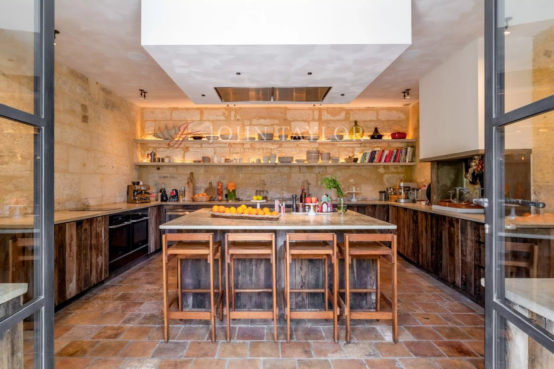 Townhouse in Saint-Rémy-de-Provence, Provence-Alpes-Côte d'Azur, France 4 - 17642061