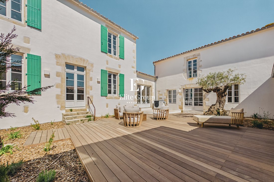 House in Sainte-Marie-de-Ré, Nouvelle-Aquitaine, France 2 - 17741256