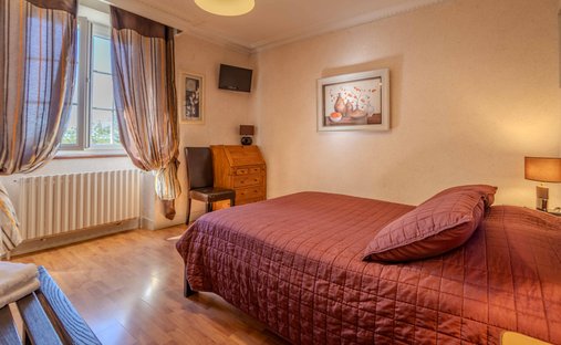 Exclusivity In Its Purest Form!! Overlooking A Private Valley, This 17 Th Century Manor Offers Total