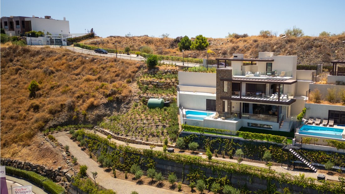 Villa in El Paraíso, Benahavis, Spain 2 - 17740714