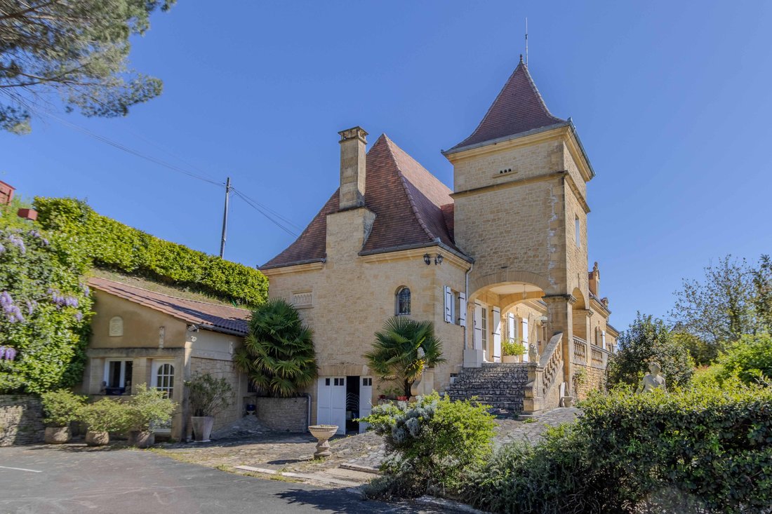 Estate in Sarlat-la-Canéda, Nouvelle-Aquitaine, France 2 - 17741105