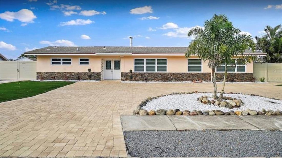House in St. Petersburg, Florida, United States 1 - 17740092