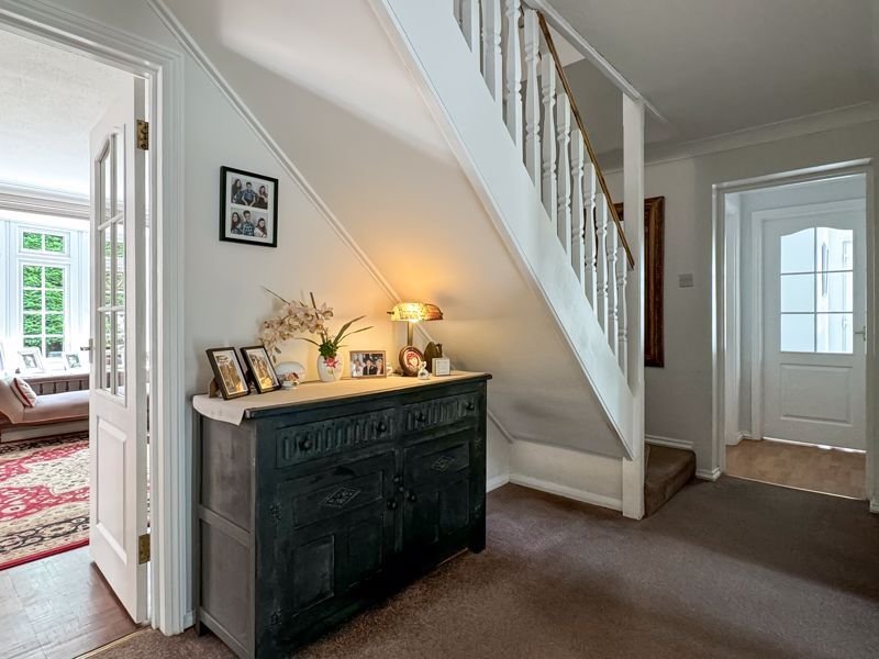 House in Crawley Hill, Surrey Heath, England 4 - 17740393