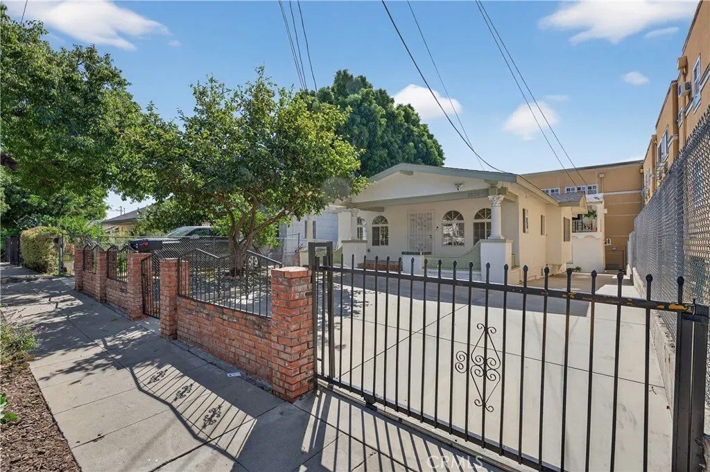Townhouse in Los Angeles, California, United States 4 - 17390655