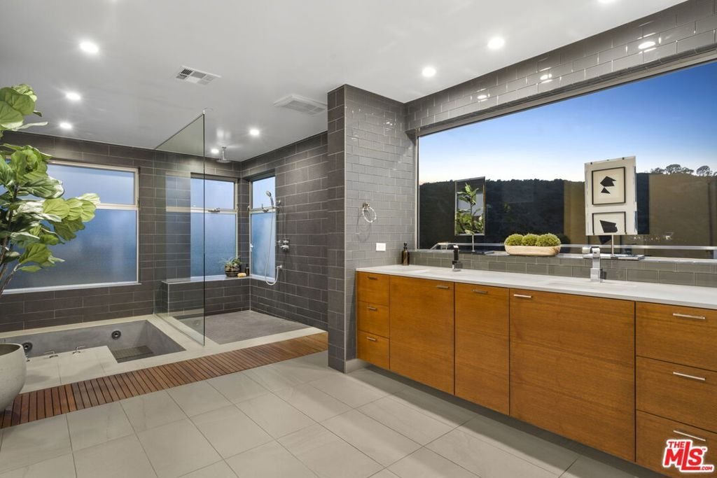 House in Los Angeles, California, United States 4 - 17740276