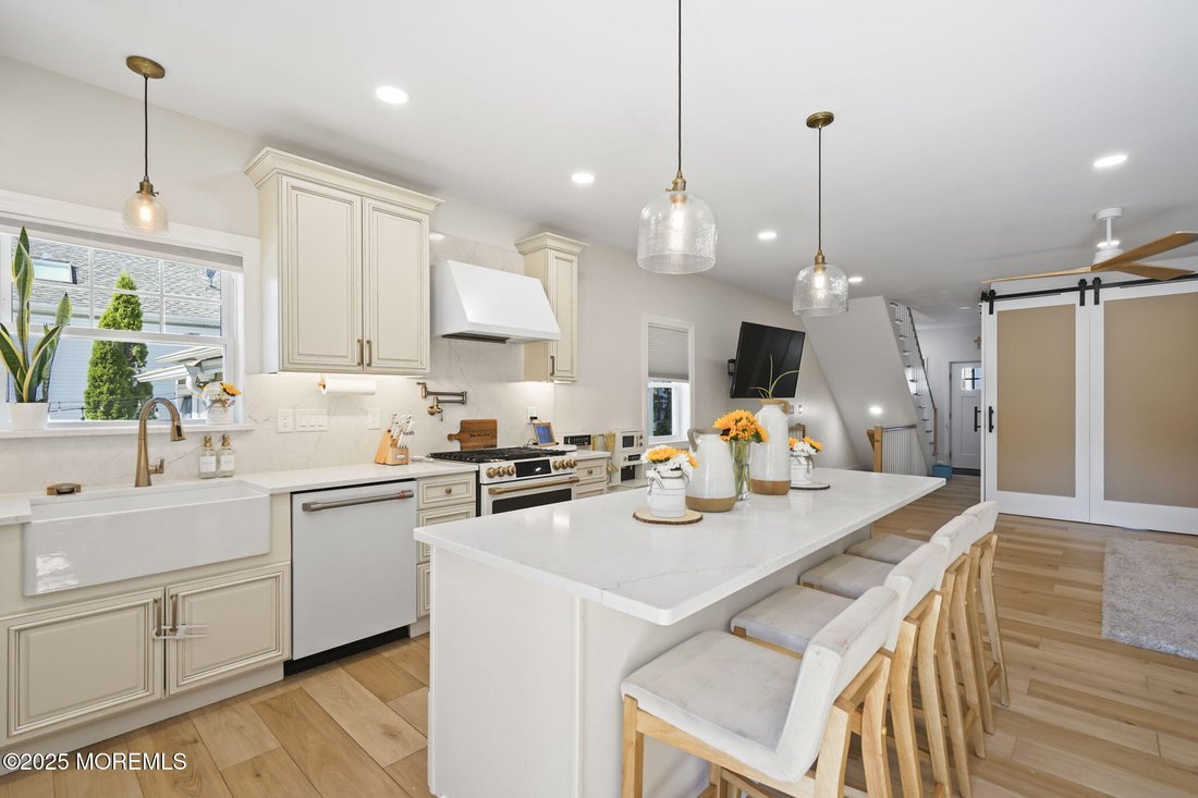 Union Beach, New Jersey, United States 1 - 17740970