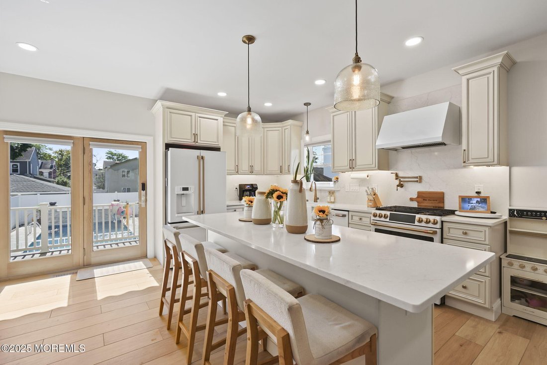 Union Beach, New Jersey, United States 5 - 17740970
