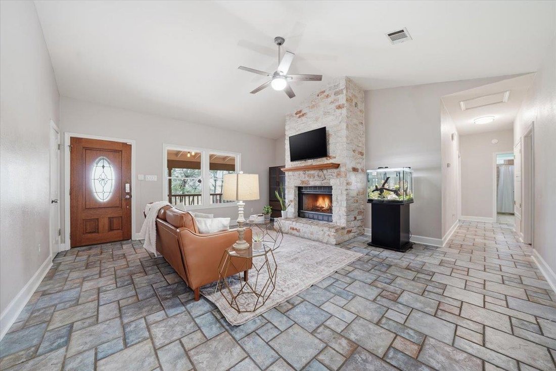 House in Coupland, Texas, United States 4 - 17740546