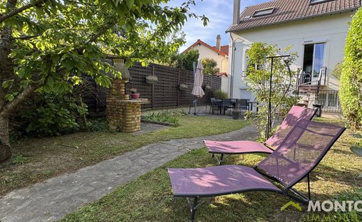 House in La Prevote, Thiais, France 1