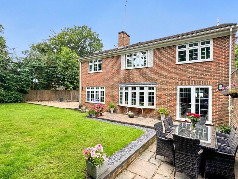 House in Crawley Hill, Surrey Heath, England 5 - 17740393
