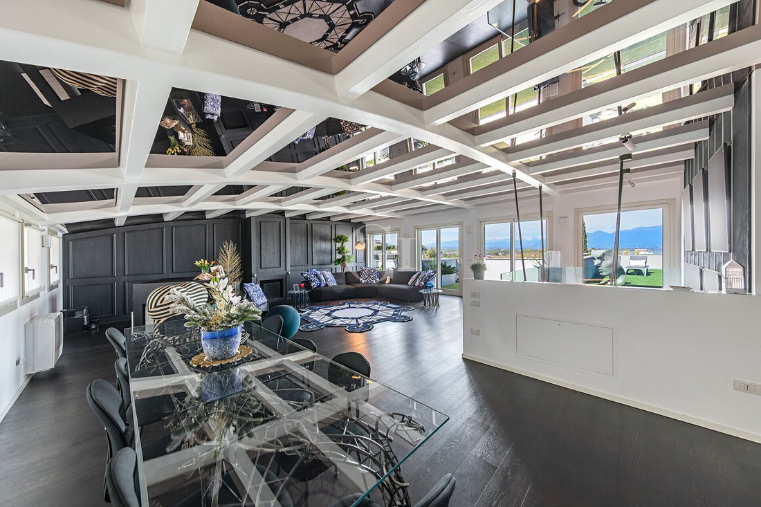 Penthouse in Entroterra, Desenzano del Garda, Lombardy 2 - 17740572