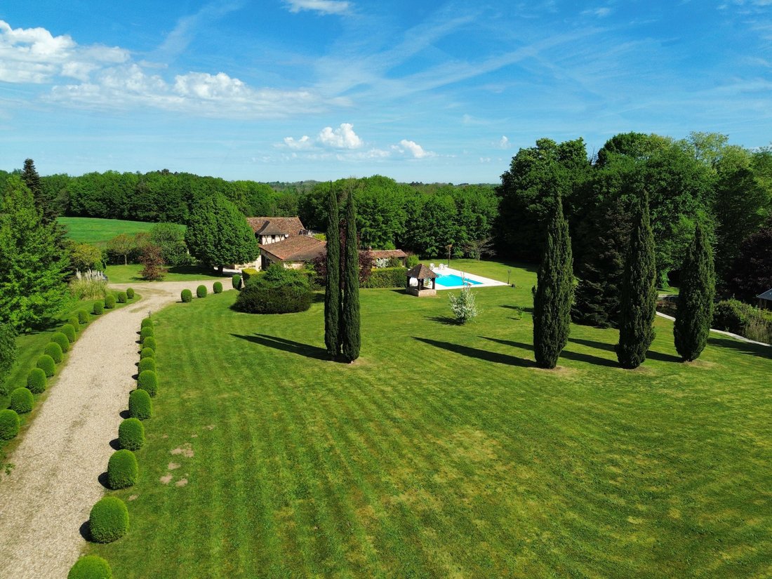 Villa in Saint-Mayme-de-Péreyrol, Nouvelle-Aquitaine, France 3 - 17741133