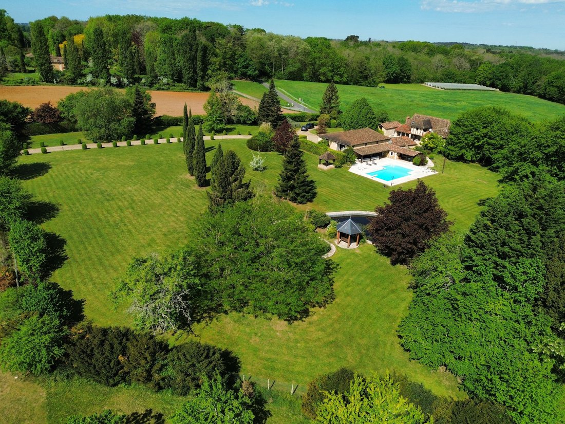 Villa in Saint-Mayme-de-Péreyrol, Nouvelle-Aquitaine, France 2 - 17741133