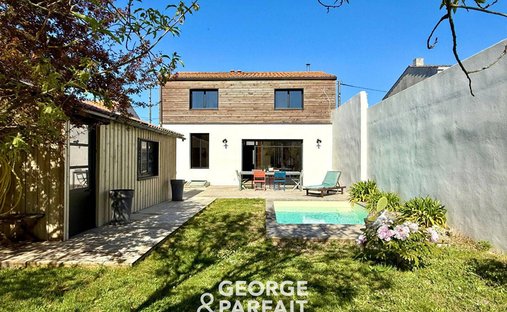 House in Le Genette, La Rochelle, France 1