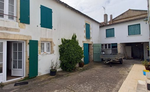House in Sainte-Marie-de-Ré, Nouvelle-Aquitaine, France 1
