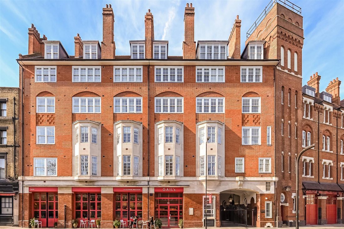 Apartment in Borough, Southwark, England 1 - 17741360