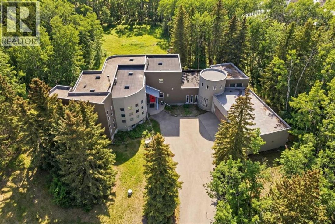 House in Calgary, Alberta, Canada 4 - 17741277