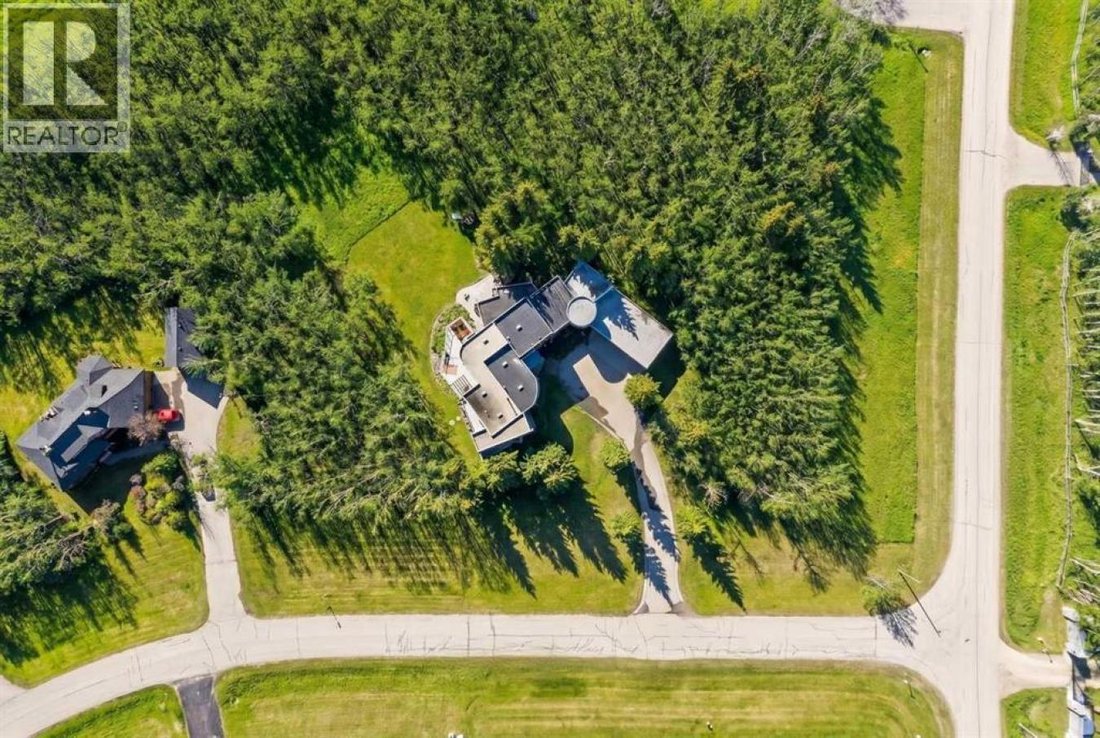 House in Calgary, Alberta, Canada 2 - 17741277