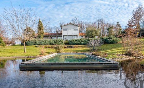 Villa in Zone Rurale Nord, Villeneuve-sur-Lot, France 1