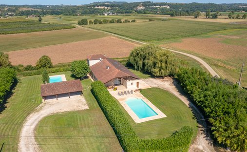 Villa in Saint-Georges, Nouvelle-Aquitaine, France 1