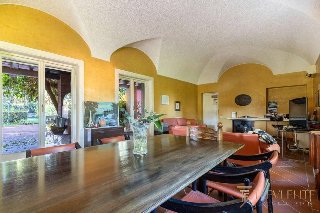 Villa in Ardeatino, Rome, Italy 3 - 17741476