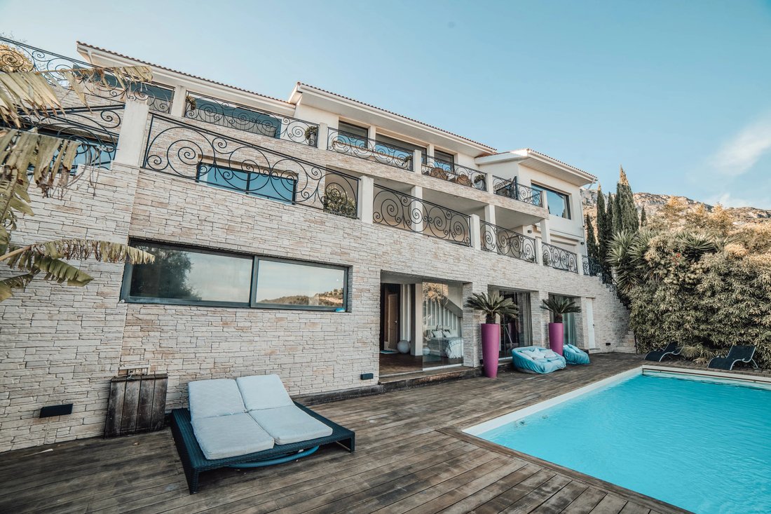 Villa in Èze, Provence-Alpes-Côte d'Azur, France 3 - 16859091