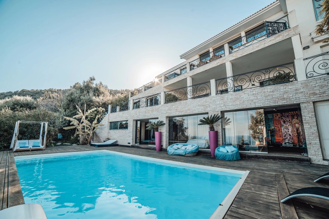 Villa in Èze, Provence-Alpes-Côte d'Azur, France 2 - 16859091
