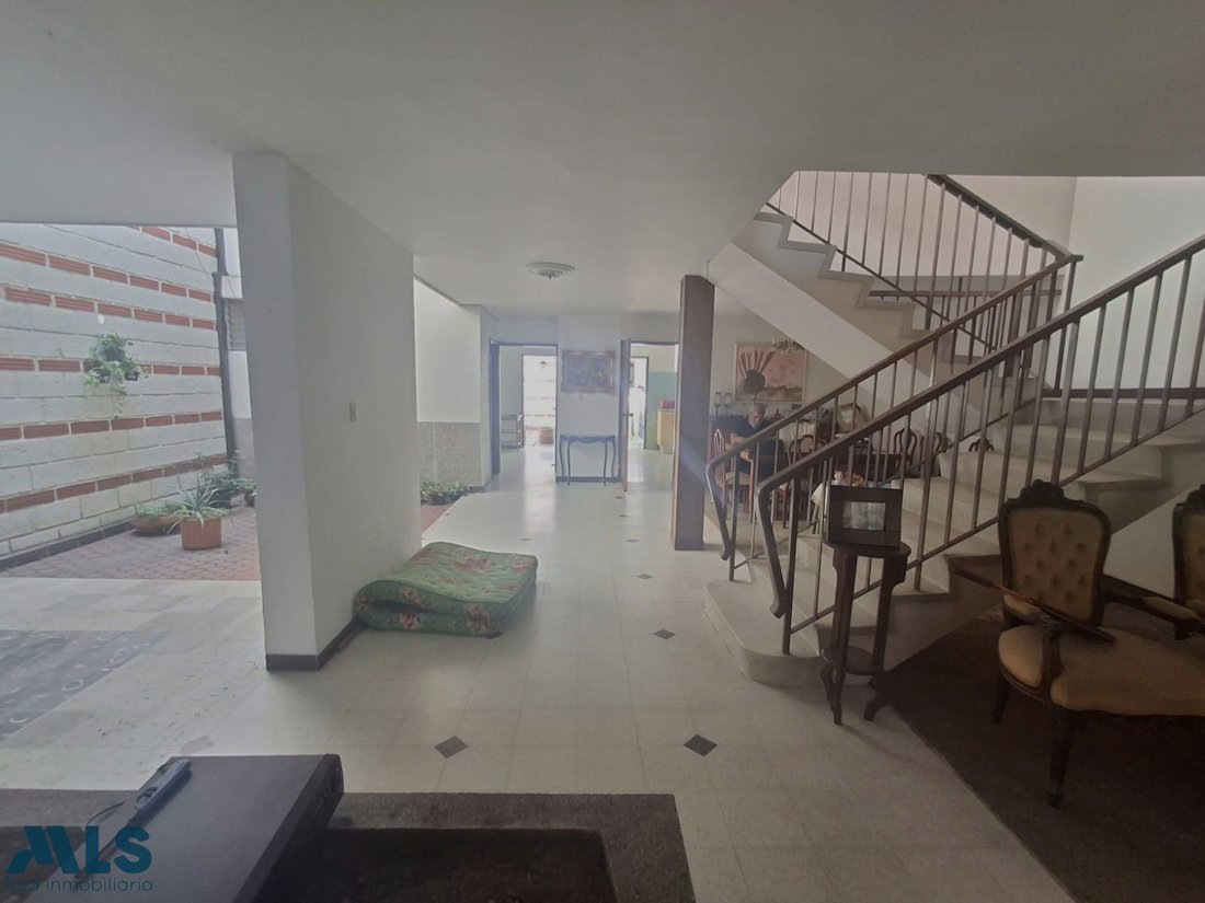 House in Medellín, Antioquia, Colombia 1 - 17741445