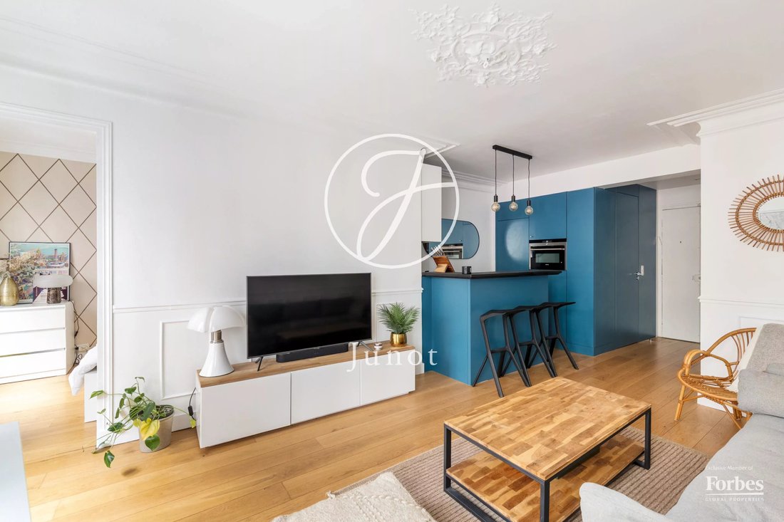 Apartment in Lorette-Martyrs, Paris 9e Arrondissement, Paris 5 - 16937968