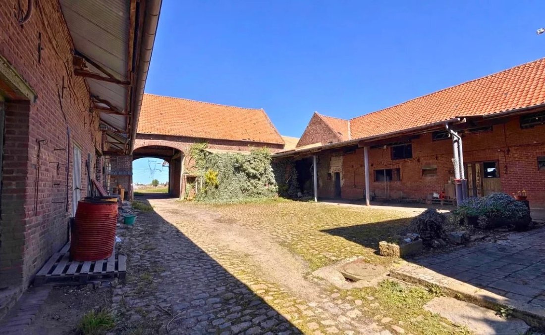 Farm Ranch in Coutiches, Hauts-de-France, France 2 - 17741495