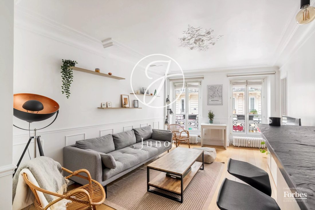 Apartment in Lorette-Martyrs, Paris 9e Arrondissement, Paris 1 - 16937968