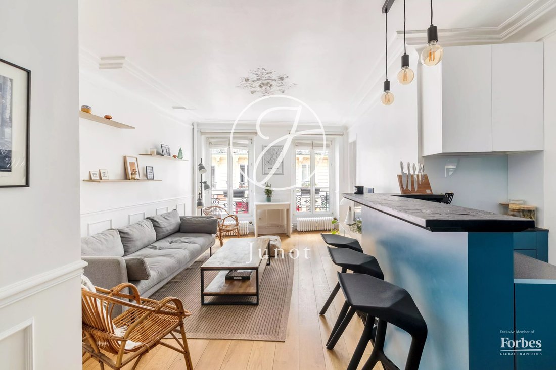 Apartment in Lorette-Martyrs, Paris 9e Arrondissement, Paris 3 - 16937968