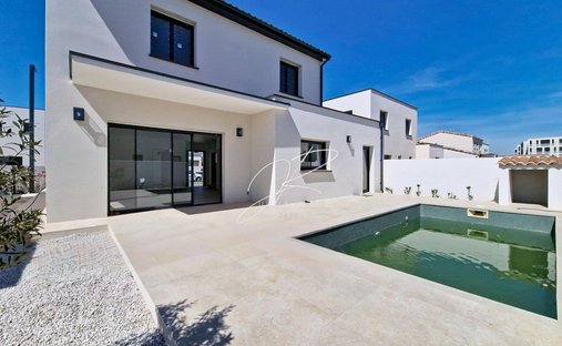 House in Peripherie, Serignan, France 1