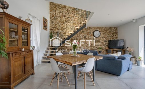 House in La Croix-Jeannette, Bouguenais, France 1