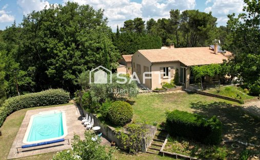 House in Goult, Provence-Alpes-Côte d'Azur, France 1