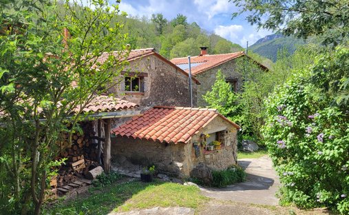 House in Saint-Laurent-de-Cerdans, Occitania, France 1