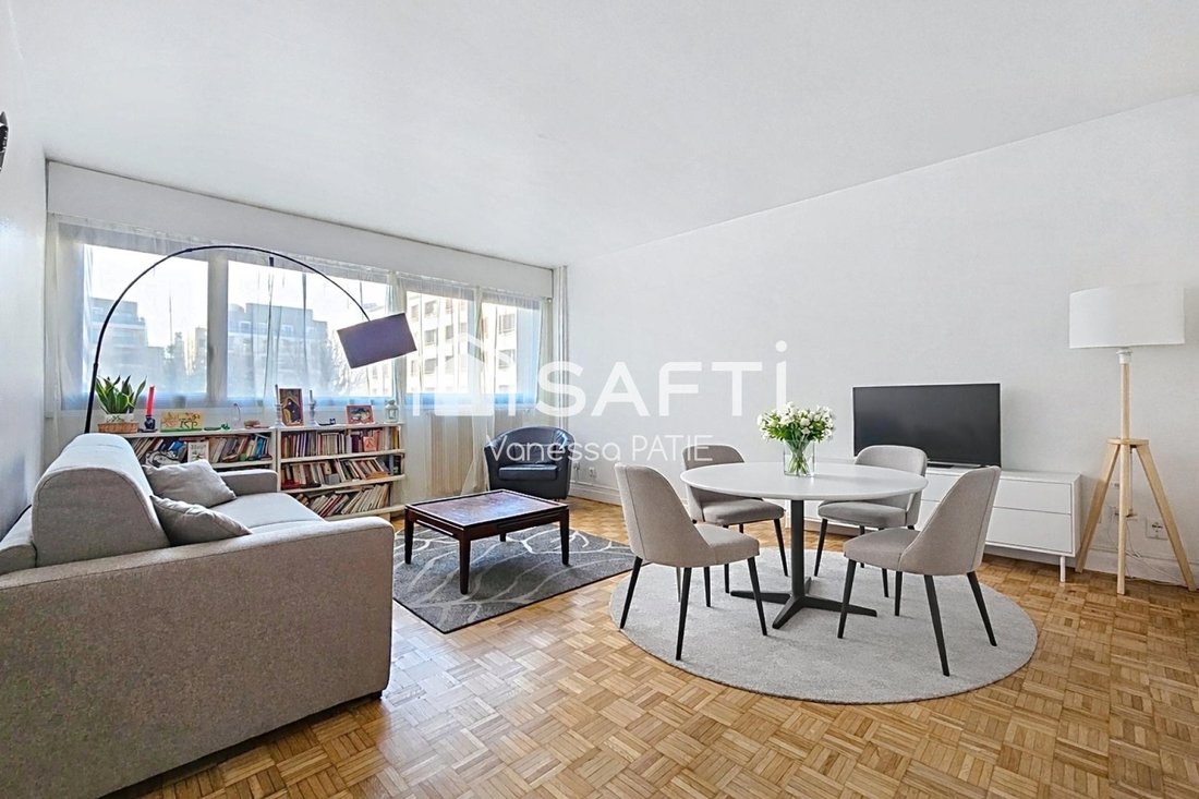 Apartment in Espaces Jeunes, Issy-les-Moulineaux, France 1 - 17742621