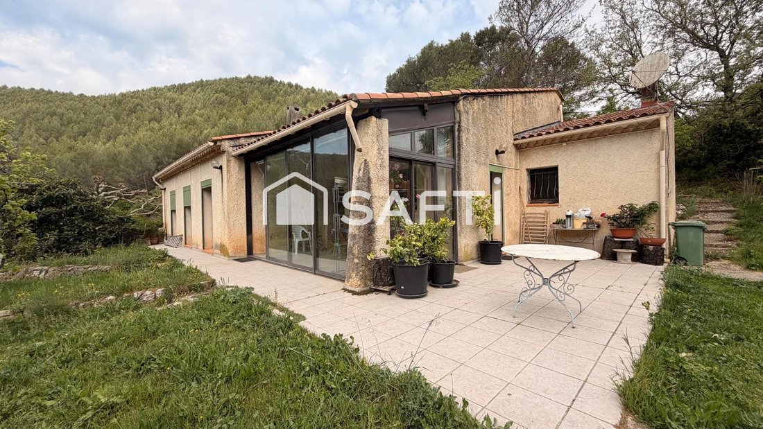 House in Saint-Zacharie, Provence-Alpes-Côte d'Azur, France 1 - 17742955